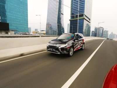Berbagai Keunggulan Teknologi Plug-In Hybrid Mitsubishi Outlander PHEV